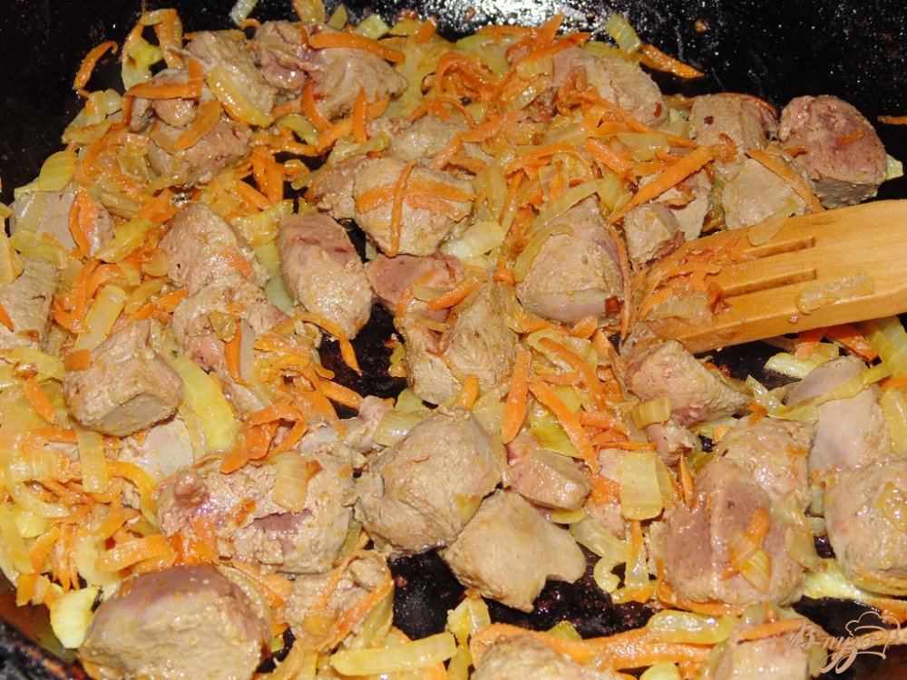 Паста орзо с говяжьей печенью и овощами Паста орзо с говяжьей печенью и овощами