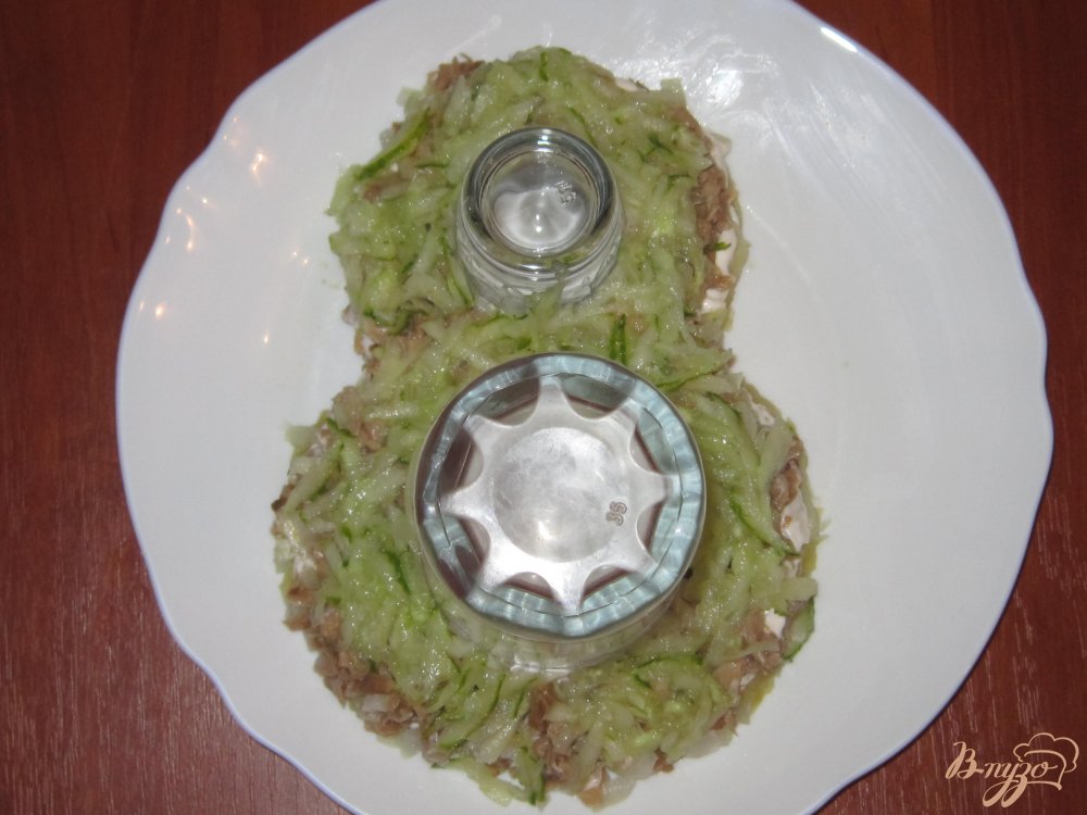 Салат с огурцом и маринованными вешенками Салат с огурцом и маринованными вешенками