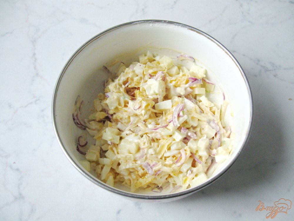 Апельсиновый салат с яблоком, сыром и красным луком Апельсиновый салат с яблоком, сыром и красным луком