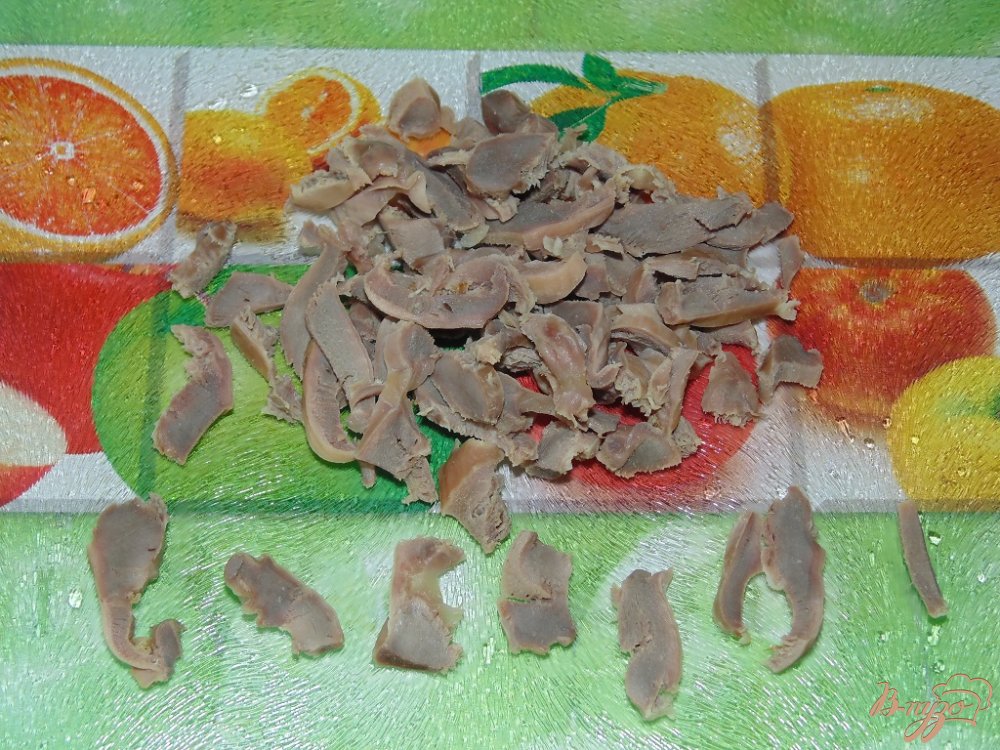 Салат из пекинской капусты с куриными желудочками Салат из пекинской капусты с куриными желудочками