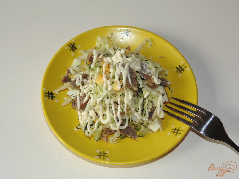 Салат из пекинской капусты с куриными желудочками Салат из пекинской капусты с куриными желудочками
