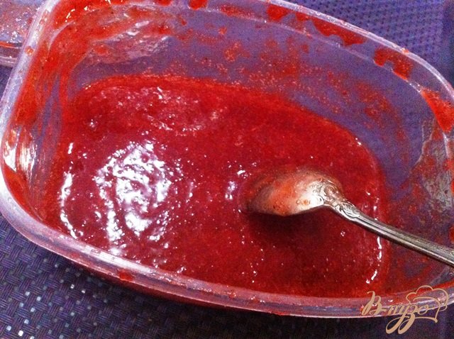 Блинчики с творогом и клубничным соусом Блинчики с творогом и клубничным соусом