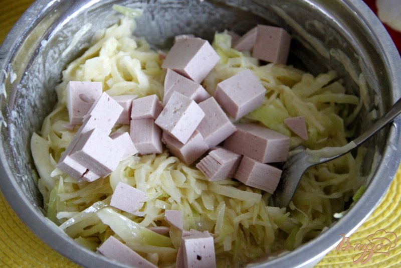 Капустный шницель с колбасой Капустный шницель с колбасой