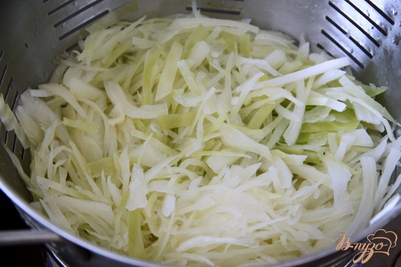 Капустный шницель с колбасой Капустный шницель с колбасой