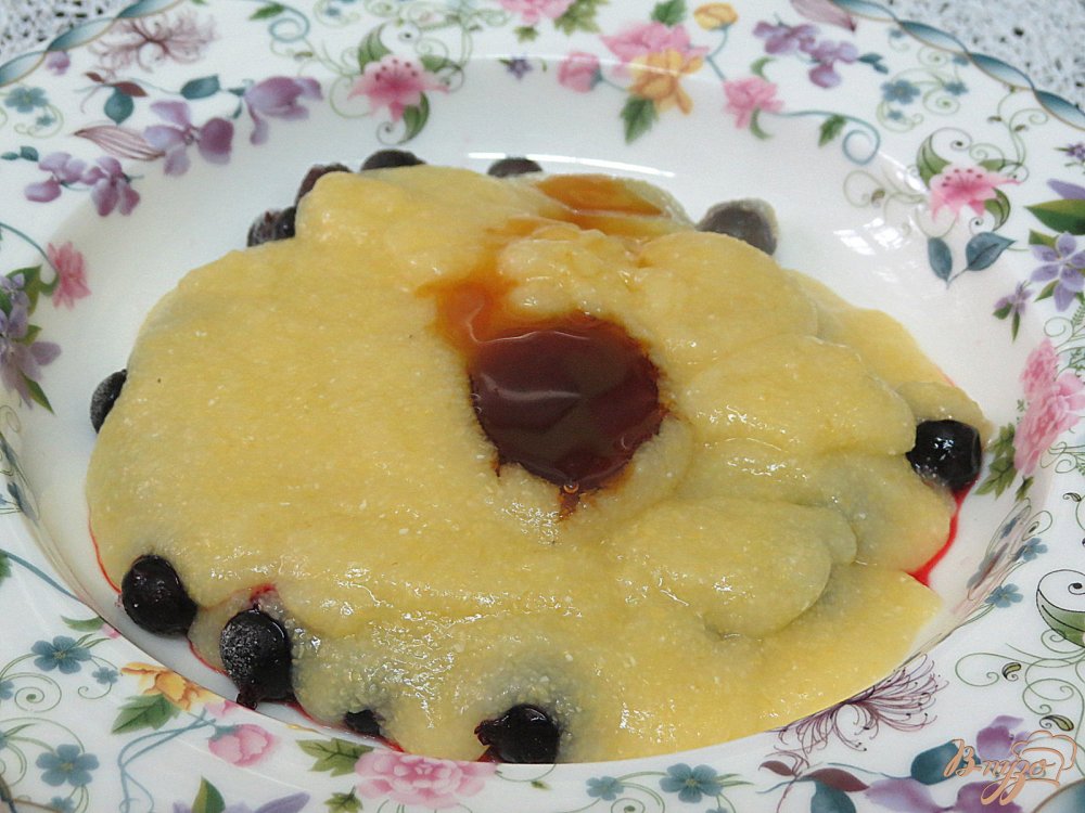 Кукурузная каша с черной смородиной Кукурузная каша с черной смородиной