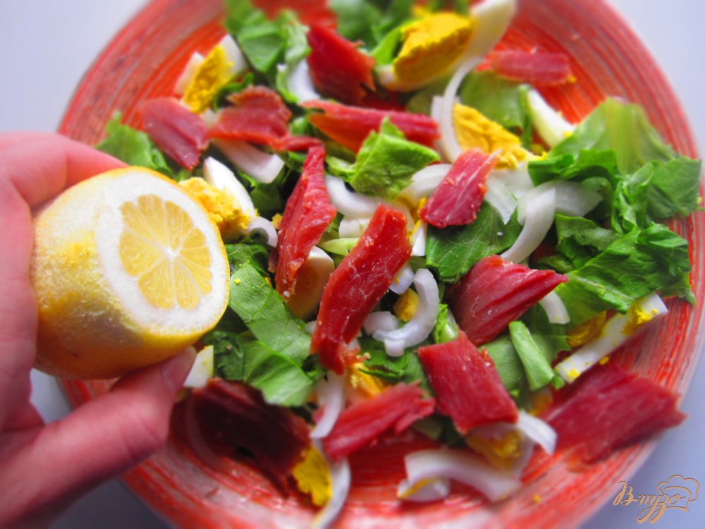 Салат с вяленым мясом и яйцом Салат с вяленым мясом и яйцом
