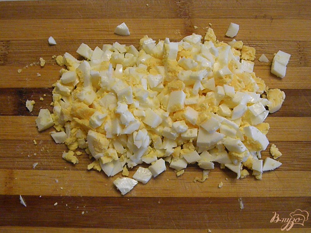 Куриный салат с капустой и солеными огурчиками Куриный салат с капустой и солеными огурчиками