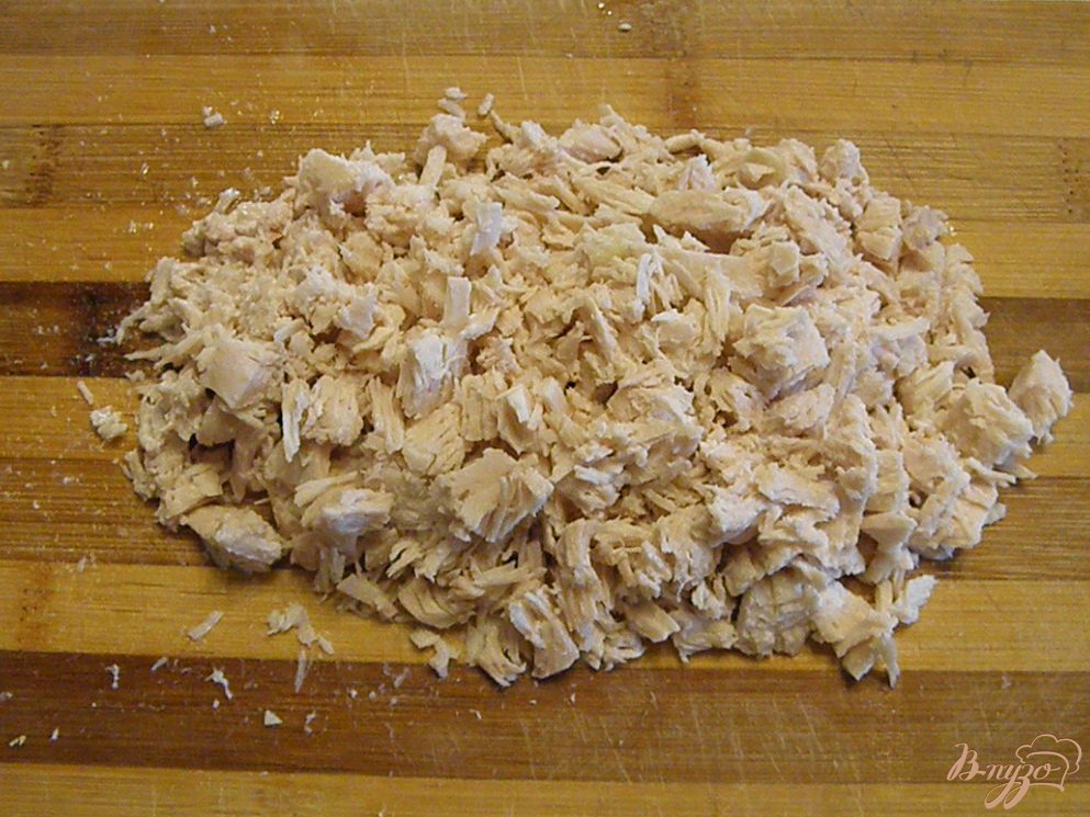Куриный салат с капустой и солеными огурчиками Куриный салат с капустой и солеными огурчиками