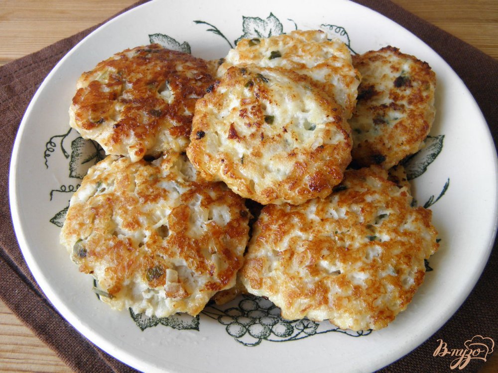 Нежные котлетки из курицы и овсяных хлопьев с молоком Нежные котлетки из курицы и овсяных хлопьев с молоком