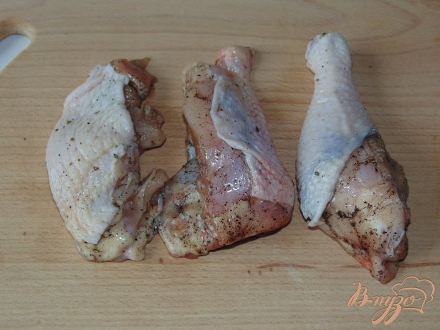 Маринованное мясо птицы в кефире запеченное с картофелем Маринованное мясо птицы в кефире запеченное с картофелем