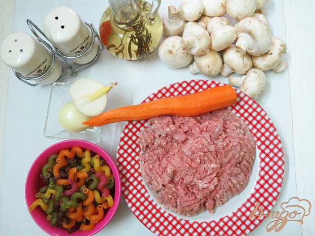 Макароны с фаршем, овощами и шампиньонами Макароны с фаршем, овощами и шампиньонами