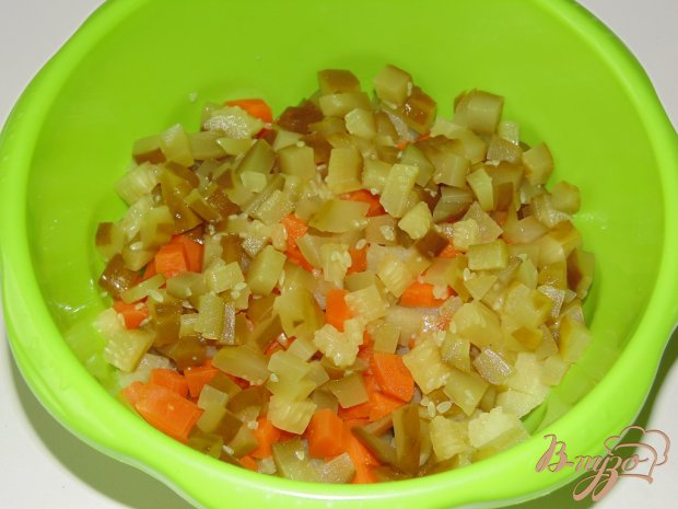 Сытный салат с куриными сердечками и фасолью Сытный салат с куриными сердечками и фасолью