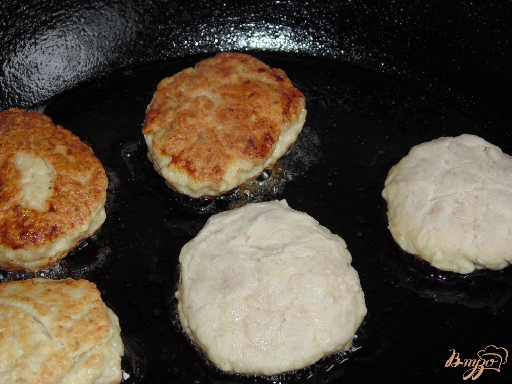 Котлеты из мяса птицы с белокочанной капустой Котлеты из мяса птицы с белокочанной капустой