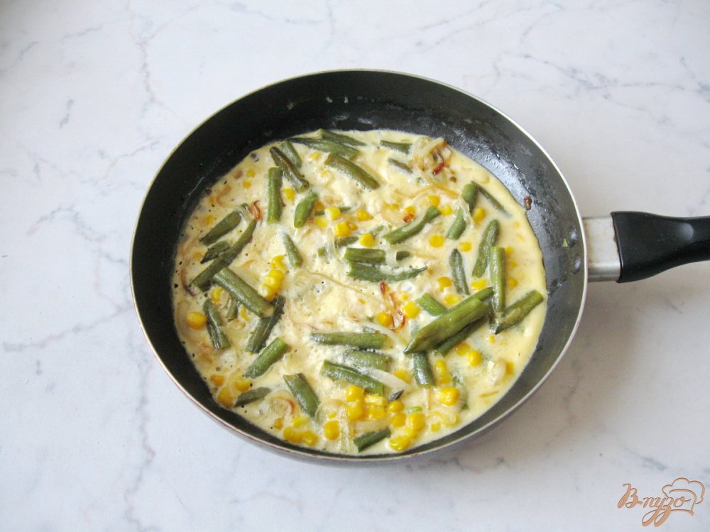 Омлет со стручковой фасолью и кукурузой Омлет со стручковой фасолью и кукурузой