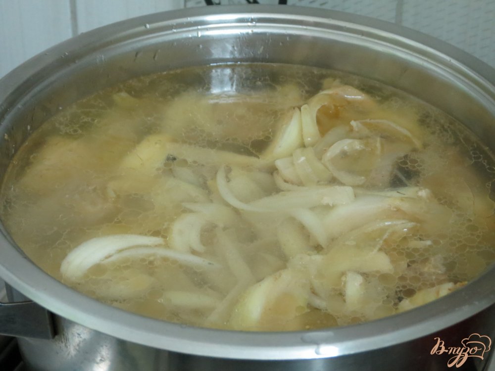 Свинина тушёная с луком Свинина тушёная с луком