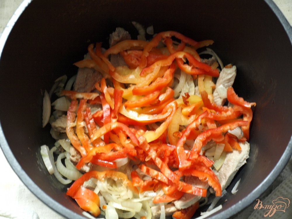 Говядина тушёная с овощами Говядина тушёная с овощами