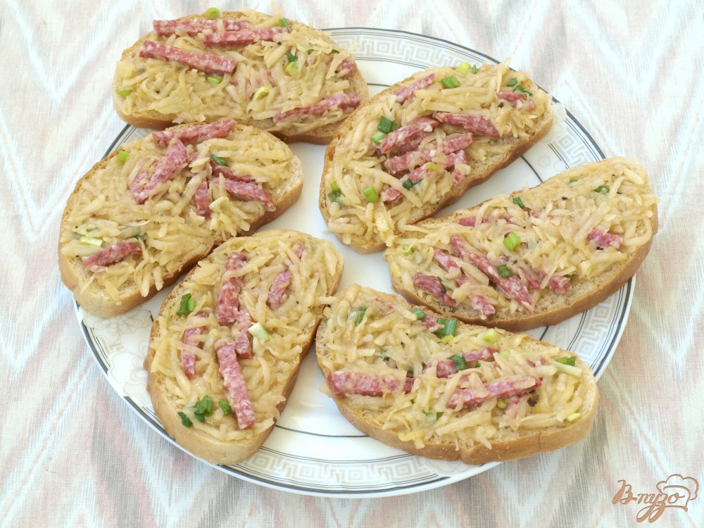 Гренки с колбасой и картофелем Гренки с колбасой и картофелем