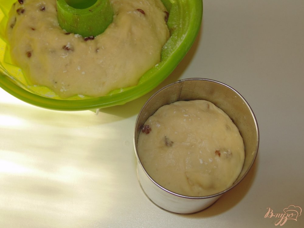 Кулич пасхальный с изюмом Кулич пасхальный с изюмом