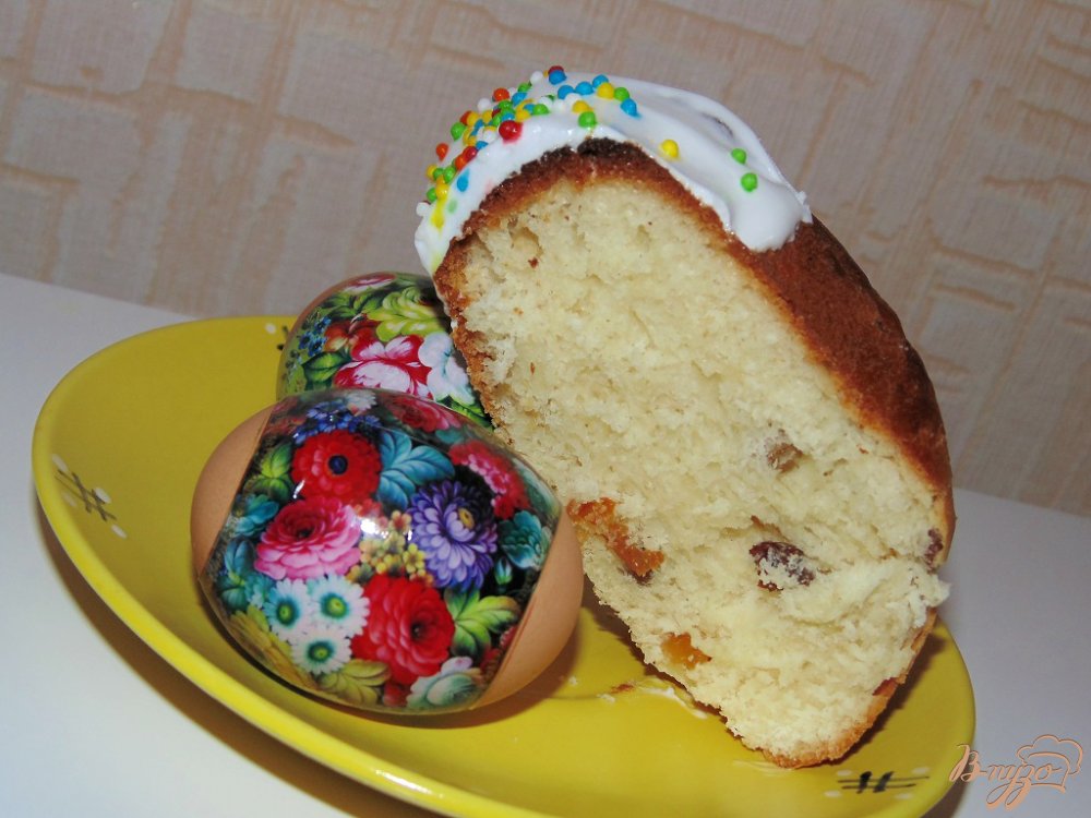Кулич пасхальный с изюмом Кулич пасхальный с изюмом