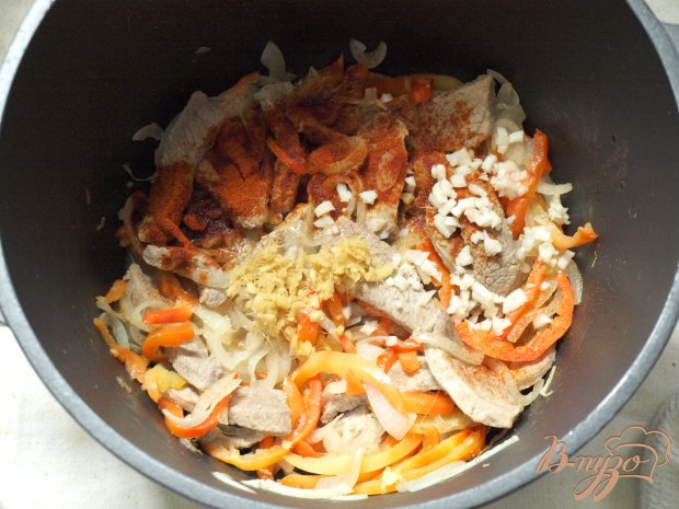 Говядина тушёная с овощами Говядина тушёная с овощами