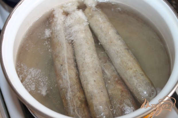 Колбаски домашние с фарша ассорти с чесноком, соевым соусом и гренками Колбаски домашние с фарша ассорти с чесноком, соевым соусом и гренками