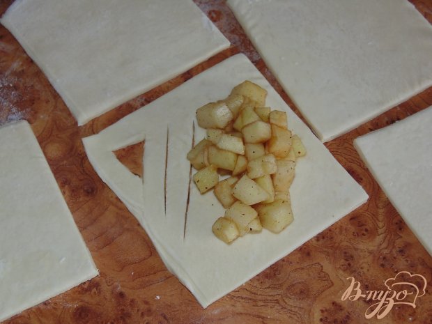 Слойки с грушей и яблоком Слойки с грушей и яблоком