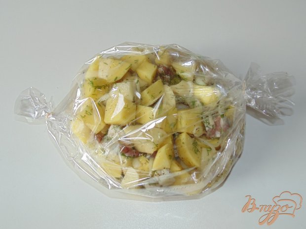 Картофель с салом и луком в рукаве Картофель с салом и луком в рукаве