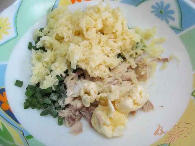 Быстрые булочки с мясом и картофелем Быстрые булочки с мясом и картофелем
