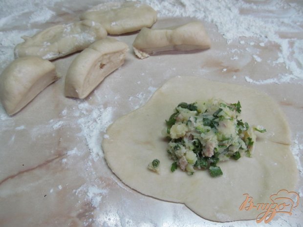 Быстрые булочки с мясом и картофелем Быстрые булочки с мясом и картофелем