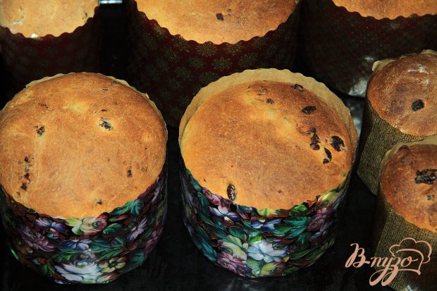 Пасхальный кулич с изюмом и апельсиновой цедрой Пасхальный кулич с изюмом и апельсиновой цедрой