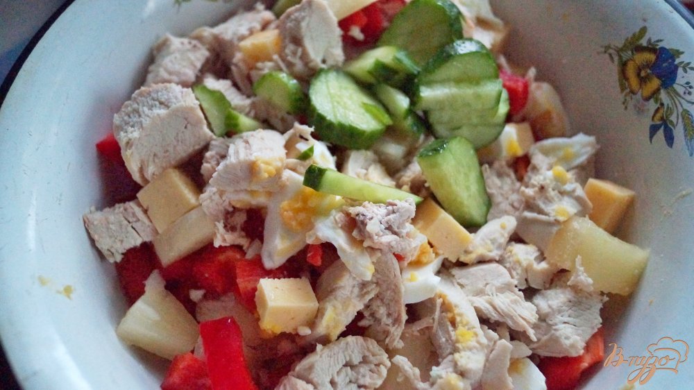 Салат с курицей и ананасами Салат с курицей и ананасами