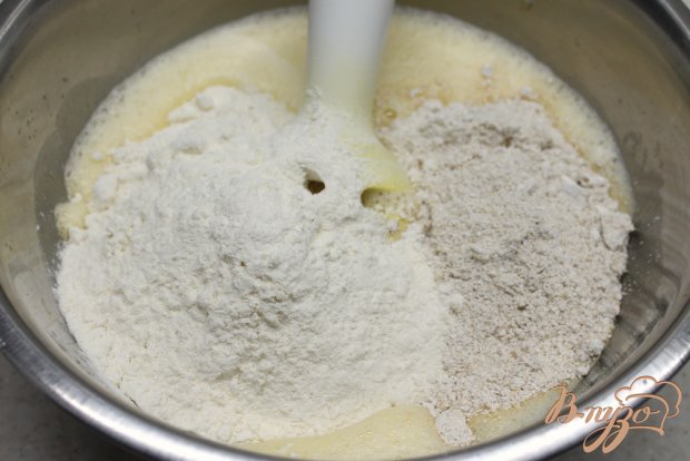 Торт медовый с заварным кремом и орехами Торт медовый с заварным кремом и орехами
