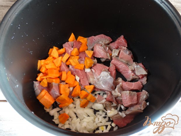 Говяжья вырезка тушеная с овощами в мультиварке Говяжья вырезка тушеная с овощами в мультиварке