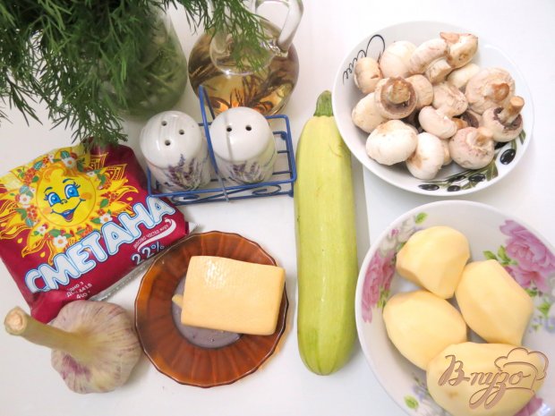 Кабачки с шампиньонами и картофелем Кабачки с шампиньонами и картофелем