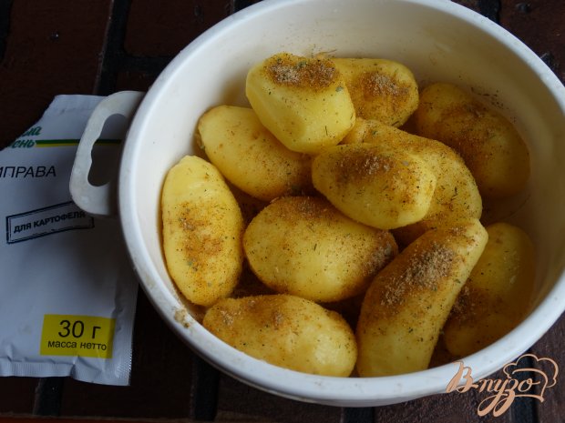 Молодой картофель запеченный с курицей Молодой картофель запеченный с курицей