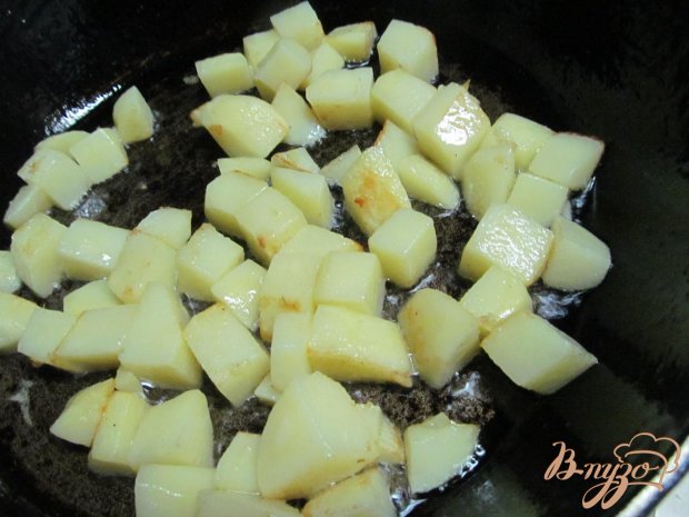 Жареный картофель с домашними колбасками Жареный картофель с домашними колбасками
