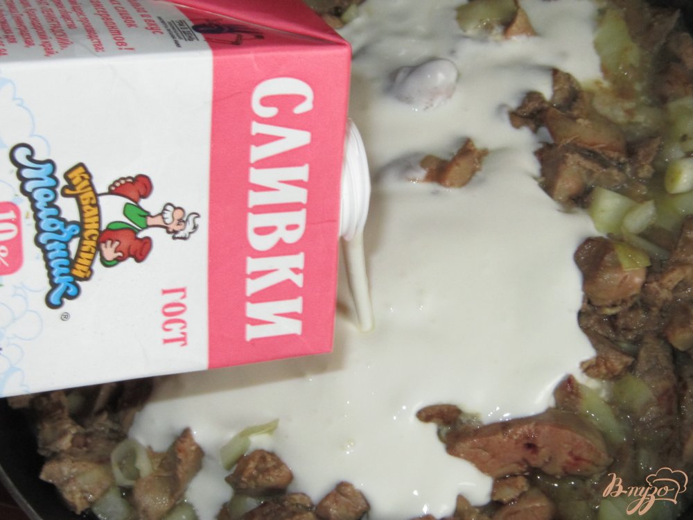 Куриная печень тушенная в сливках Куриная печень тушенная в сливках
