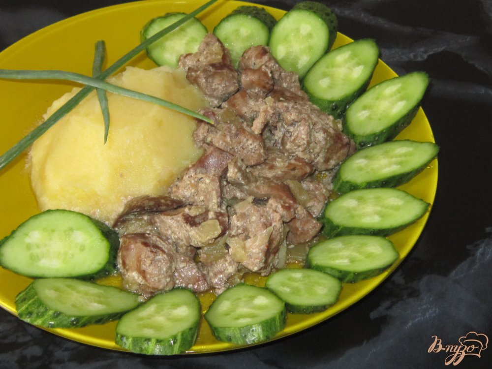 Куриная печень тушенная в сливках Куриная печень тушенная в сливках
