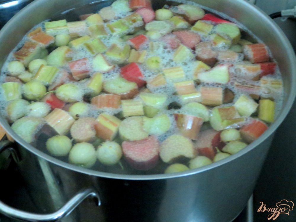 Компот из крыжовника и ревеня Компот из крыжовника и ревеня