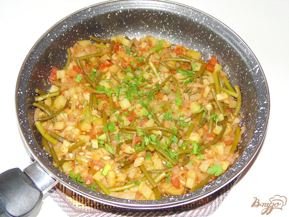 Тушенный кабачок с чесночными стрелками и помидором Тушенный кабачок с чесночными стрелками и помидором