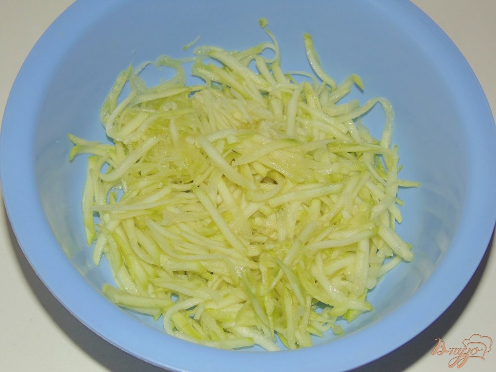 Оладьи из кабачка с морковью и луком Оладьи из кабачка с морковью и луком