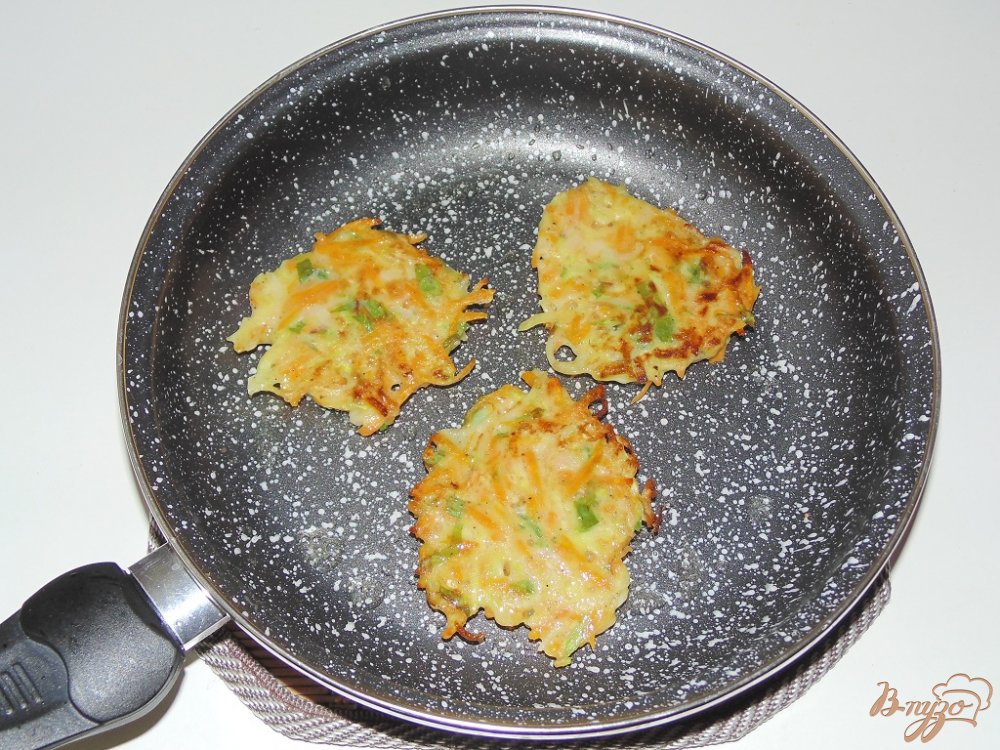 Оладьи из кабачка с морковью и луком Оладьи из кабачка с морковью и луком