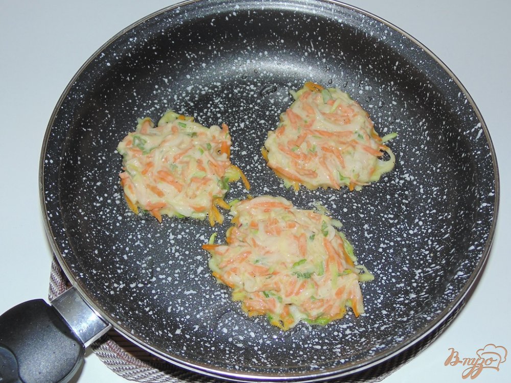 Оладьи из кабачка с морковью и луком Оладьи из кабачка с морковью и луком