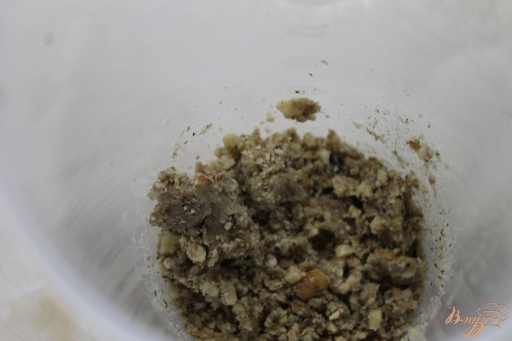 Соус из базиликом и грецким орехом Соус из базиликом и грецким орехом
