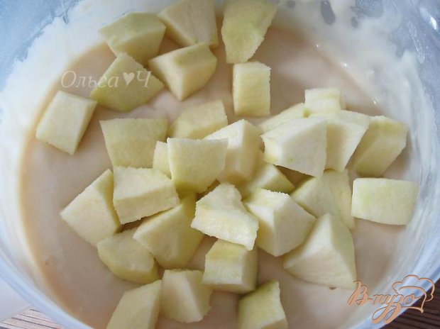 Шарлотка с яблоками в лимонной глазури Шарлотка с яблоками в лимонной глазури