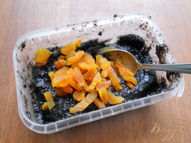 Дрожжевые булочки с маком и курагой в сметанной заливке Дрожжевые булочки с маком и курагой в сметанной заливке