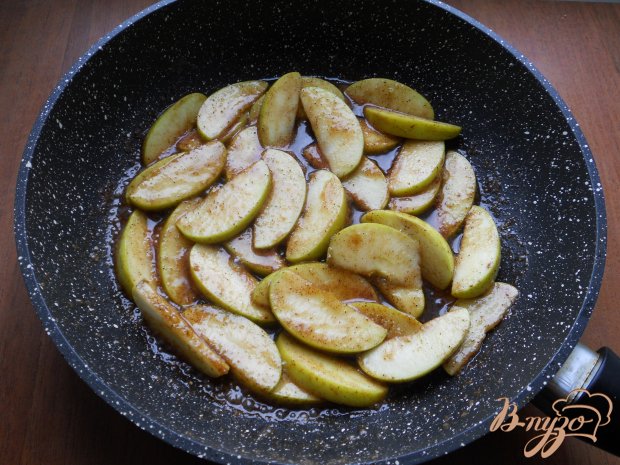 Пряные булочки с яблоками и корицей Пряные булочки с яблоками и корицей