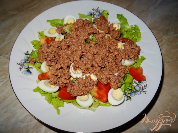 Салат с тунцом и перепелиными яйцами Салат с тунцом и перепелиными яйцами