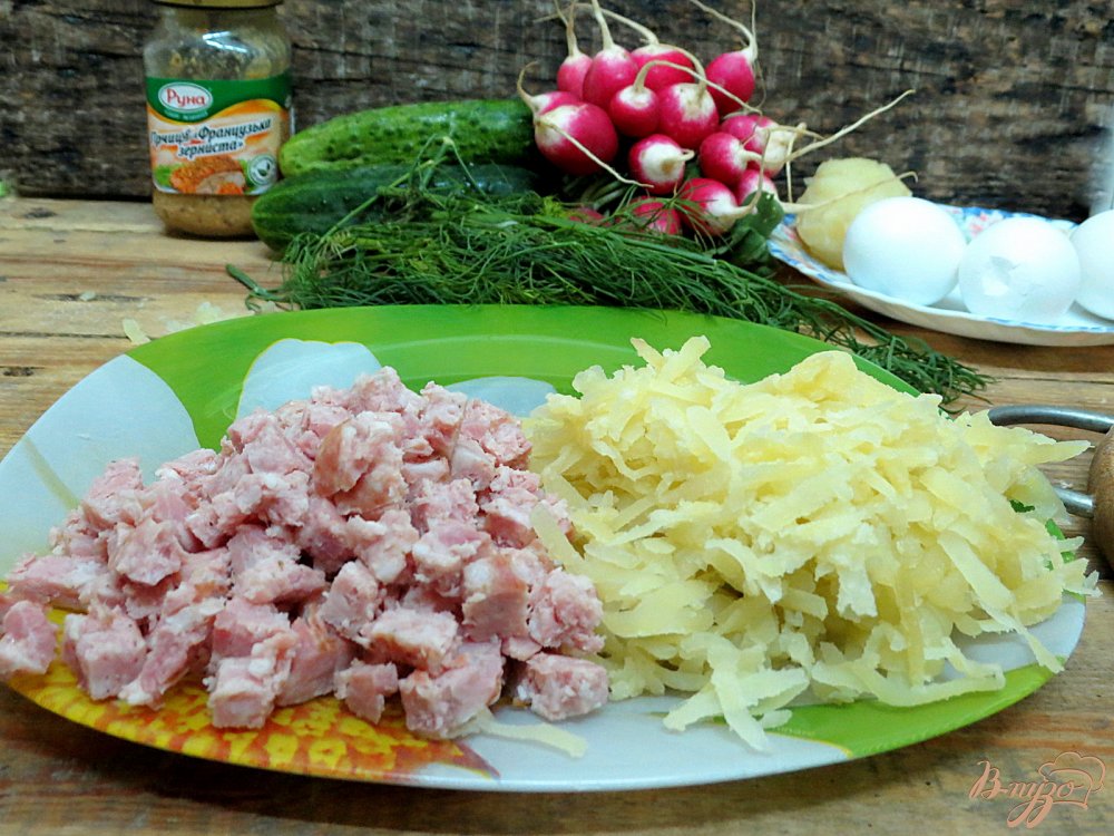 Окрошка на квасе с копчёной колбасой Окрошка на квасе с копчёной колбасой