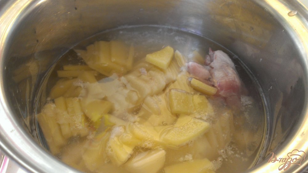Кислый борщ с курицей Кислый борщ с курицей